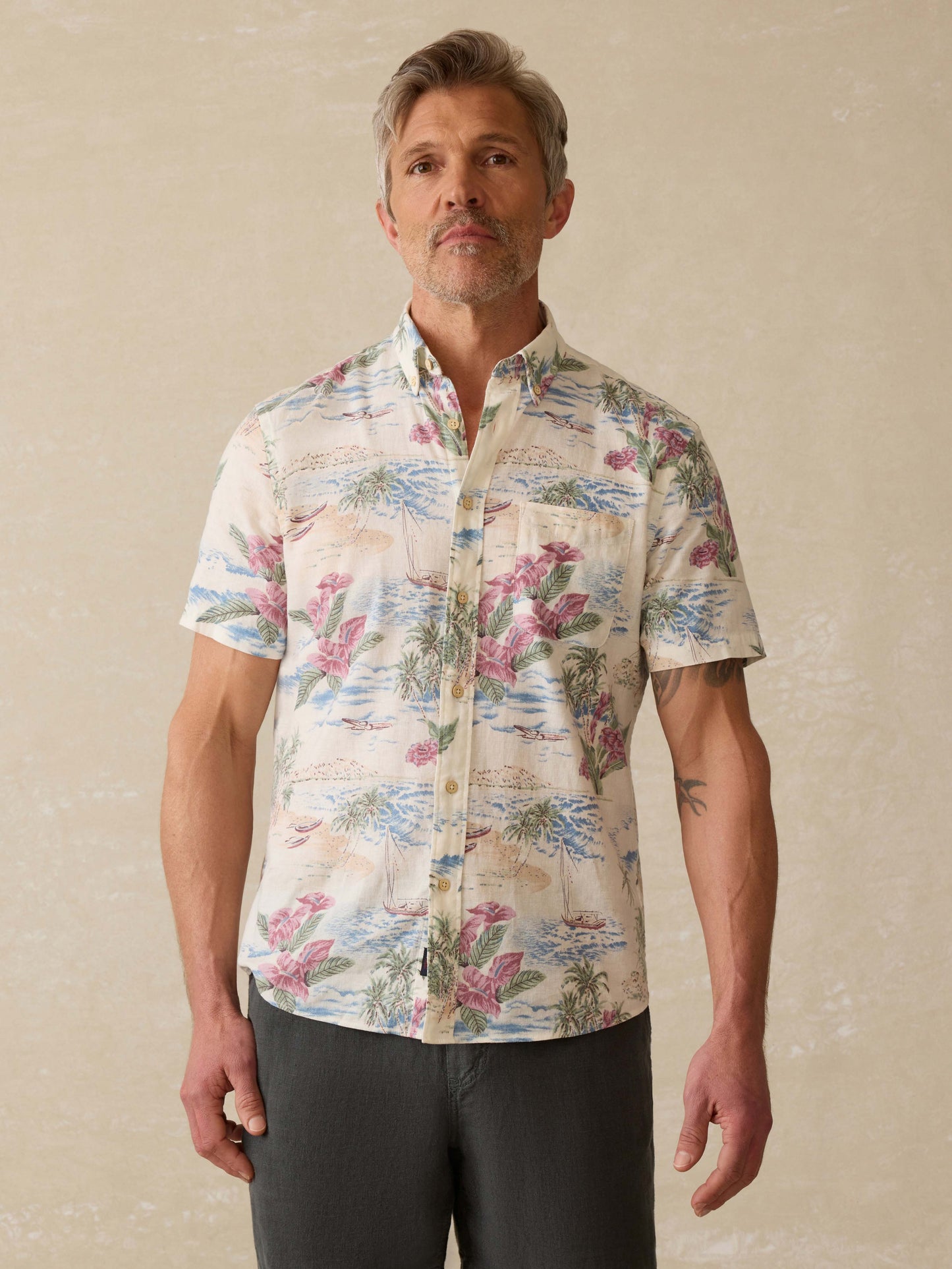 Short-Sleeve Breeze Shirt - Molokai Scenic Tropical